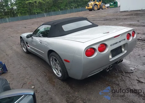 2000 Chevrolet Corvette z USA, uszkodzony, nr VIN 1G1YY32G4Y5111973